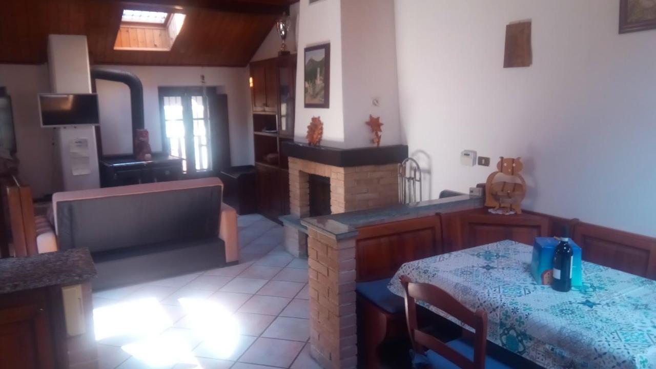 Willa Casa Del Rustico, Indipendente Vista Sacra Con Dipinto Caprie Zewnętrze zdjęcie