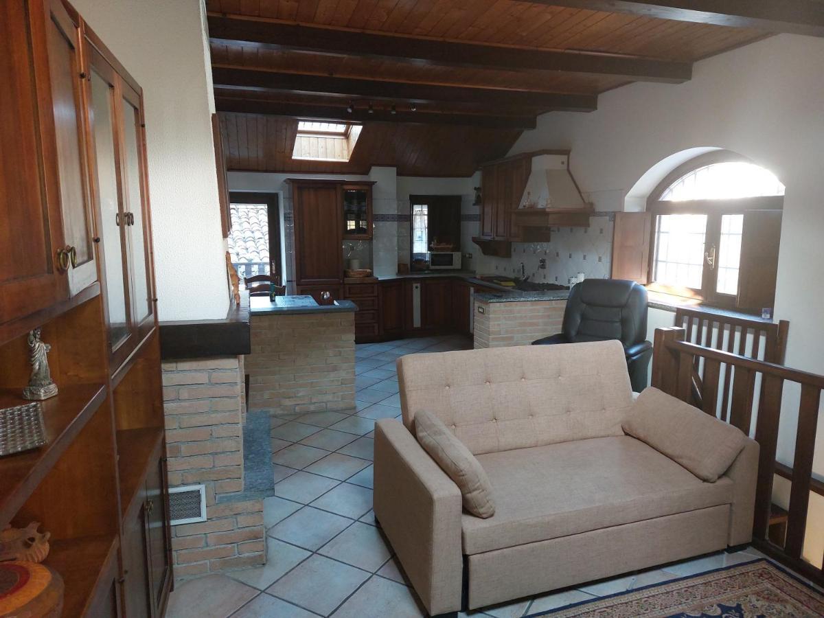 Willa Casa Del Rustico, Indipendente Vista Sacra Con Dipinto Caprie Zewnętrze zdjęcie