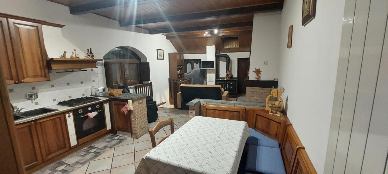 Willa Casa Del Rustico, Indipendente Vista Sacra Con Dipinto Caprie Zewnętrze zdjęcie